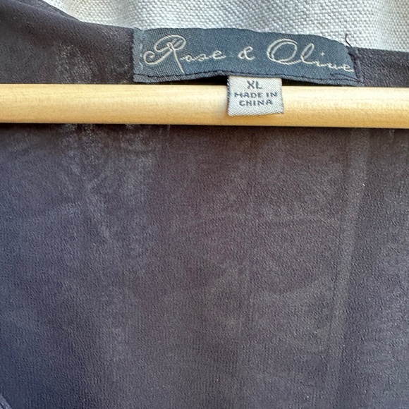 Rose & Olive Tops - Women’s sleeveless shell